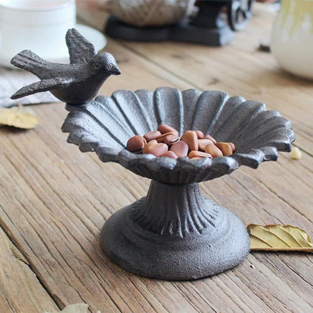 Retro Petal Shaped Bird Feeder Hanging Decorative Outdoor Garden Bird Feeding